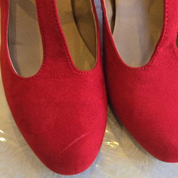 Dream Pairs Vibrant Red T-Strap Flats - Picture 7 of 11